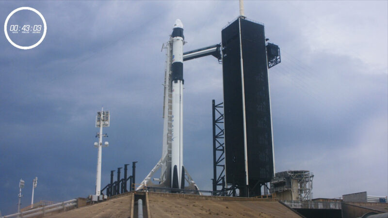 SpaceX adia lançamento de foguete devido ao mau tempo
