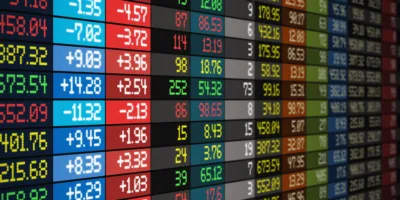 Ibovespa opera em queda, com correção em dia de feriado nos EUA