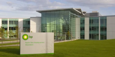 Petroleira BP registra prejuízo de U$ 17,7 bi e corta dividendos