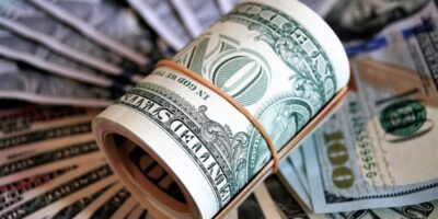 Dólar abre a semana em forte alta, negociado a R$ 5,15