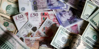 Banco da Inglaterra amplia programa de compra de títulos e mantém taxa de juros