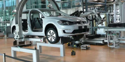 Produção industrial da zona do euro cai 17,1% em abril devido ao coronavírus
