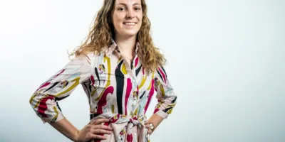 Conheça a estagiária que ganha R$ 40 mil (e tem direito ao carro da empresa)