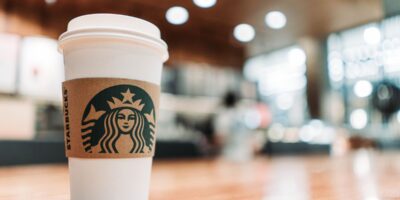 Starbucks altera modelo operacional em razão da pandemia