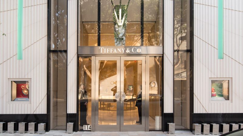 Tiffany: controladora da Louis Vuitton barra aquisição da companhia