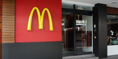 McDonald’s suspende atividades em restaurantes nos EUA por causa do coronavírus