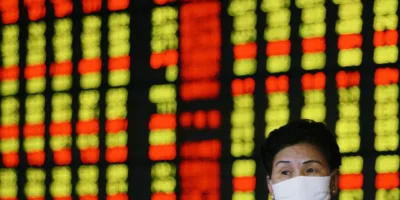 S&P 500 cai de máxima; Bolsas mundiais fecham mistas