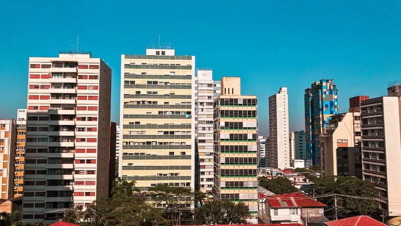 Santander (SANB11) realiza leilões de imóveis com descontos de até 70%