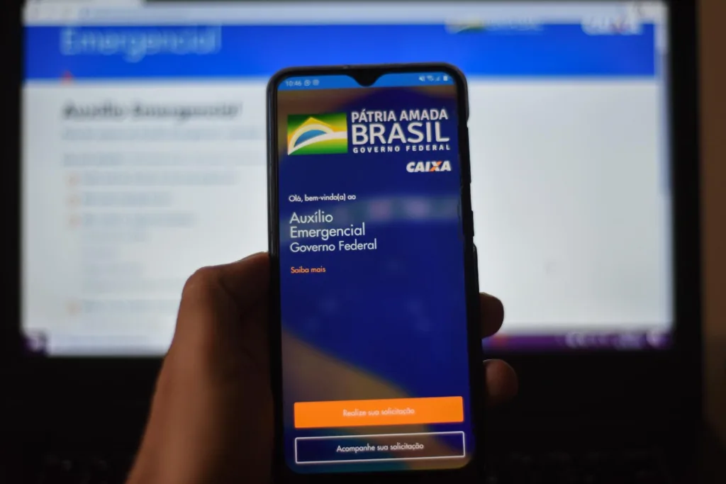 O governo vai verificar mensalmente a situação empregatícia dos beneficiários do coronavoucher e cancelar o auxílio se necessário.