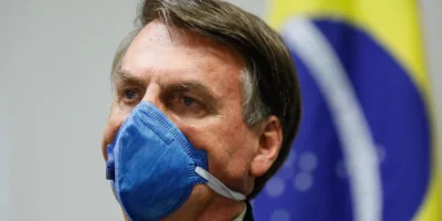 Bolsonaro diz que testou positivo para covid-19 em novo exame