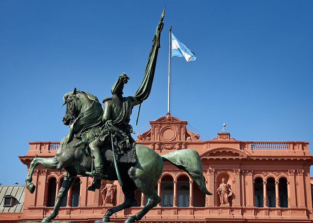 Na noite da última sexta-feira (21), o presidente da Argentina, Alberto Fernández anunciou a medida por meio de seu Twitter.