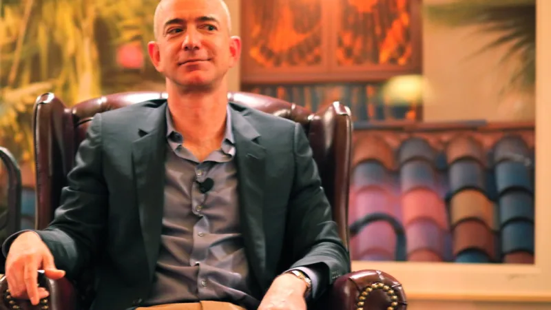 Jeff Bezos supera pico pré-divórcio e registra fortuna de US$ 171,6 bi