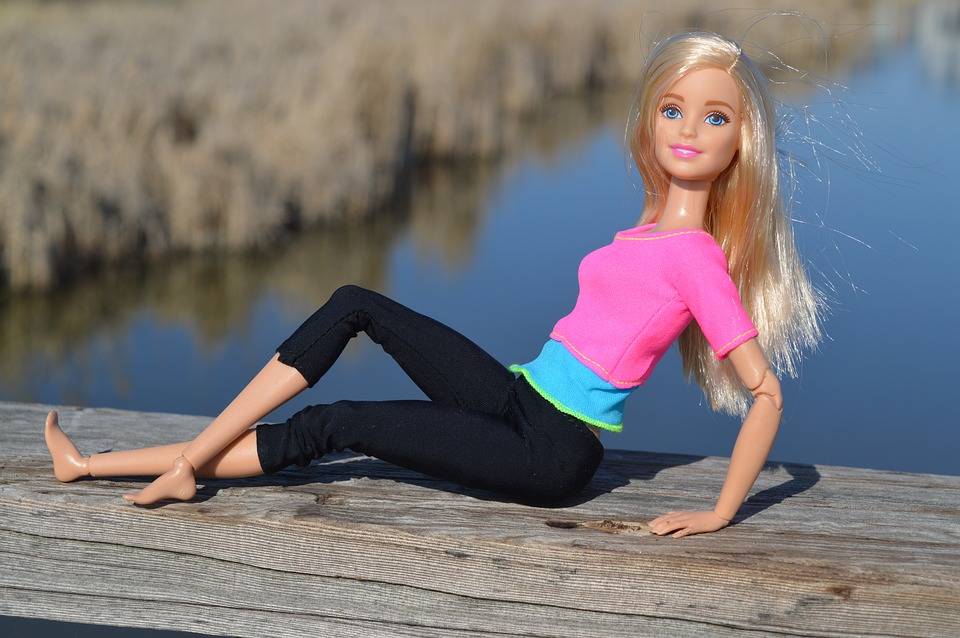 Mattel supera expectativa com americanos voltando a brincar de Barbie