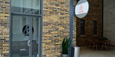 Airbnb ‘sacode’ administração e volta a por planos de IPO na mesa