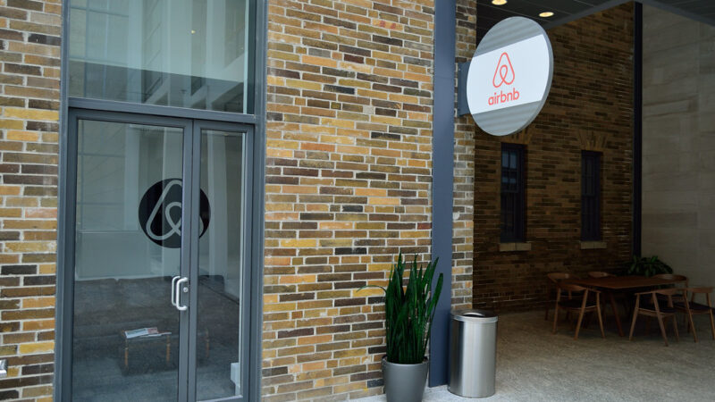 Airbnb ‘sacode’ administração e volta a por planos de IPO na mesa
