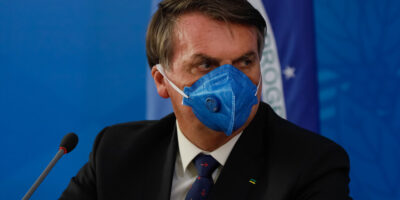 Bolsonaro diz que testou positivo para coronavírus