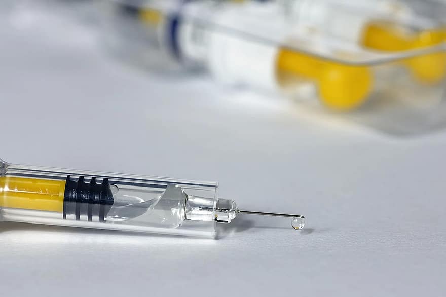 EUA financiará Sanofi e GSK em produção de vacina contra Covid-19