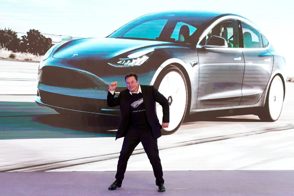 Tesla se torna a montadora mais valiosa do mundo, ultrapassando a Toyota