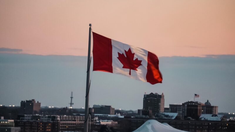 PIB do Canadá cai 38,7% no segundo trimestre, pior resultado na história