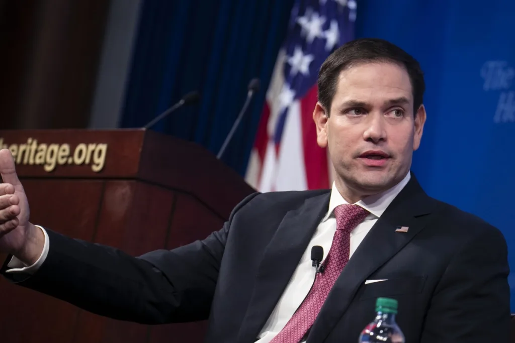 Senador da Flórida, Marco Rubio, será sancionado pela China