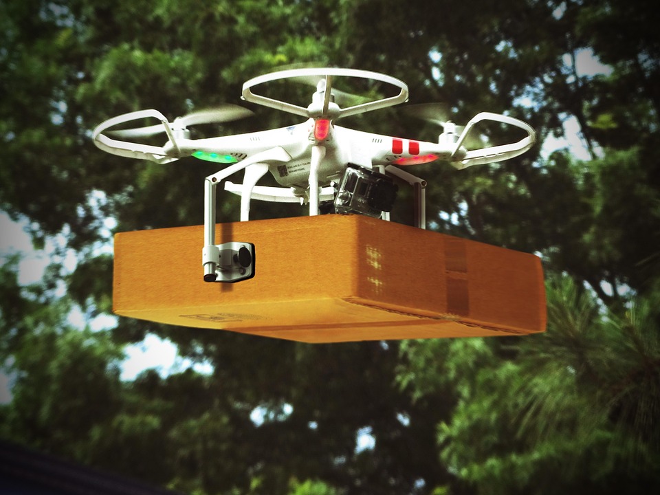 O iFood informou que, por ora, os drones não farão entregas na casa dos clientes e rotas serão finalizadas por entregadores