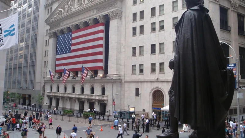 S&P 500 tem recorde em meio a pandemia e descolamento da economia real