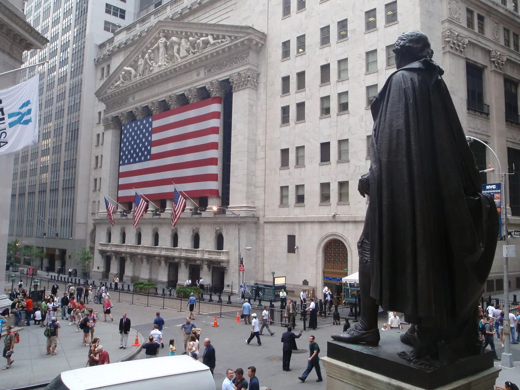 S&P 500 tem recorde em meio a pandemia e descolamento da economia