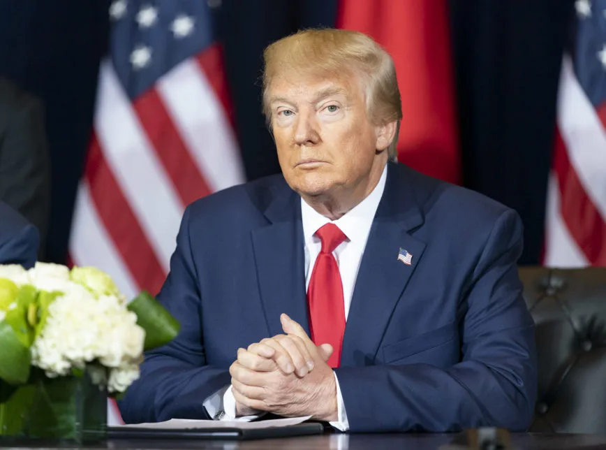 Trump deve anunciar um acordo de US$ 750 mi com a Abbott Laboratories para a compra de 150 mi de testes de coronavírus.