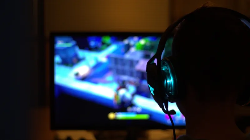Fortnite é banido das plataformas de Apple e Google