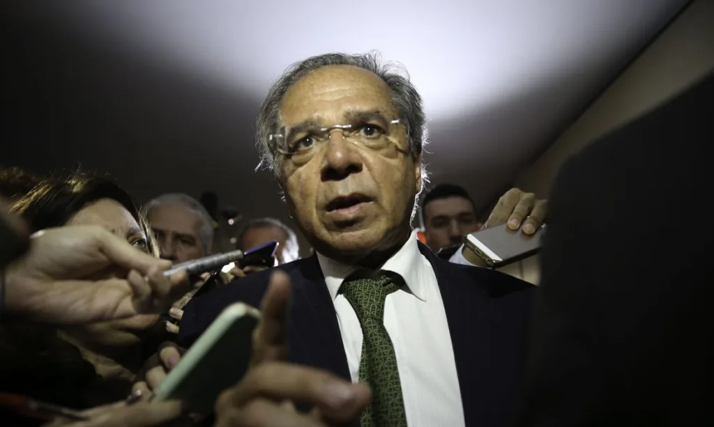 Guedes volta a prometer grandes privatizações em até 60 dias
