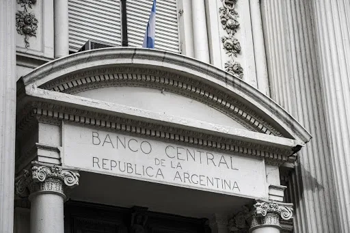 Argentina fecha acordo com credores para reestruturação de US$ 65 bilhões