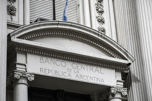 Argentina fecha acordo com credores