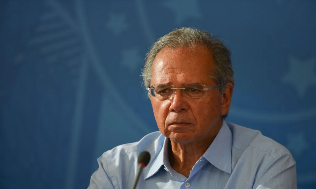 Ministério da Economia enfrenta risco de R$ 230 bi em bomba fiscal