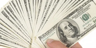 Dólar hoje tem queda de 0,95%, negociado a R$ 5,70, atento a eleição dos EUA