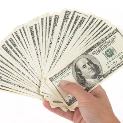 Dólar hoje tem queda de 0,95%, negociado a R$ 5,70, atento a eleição dos EUA