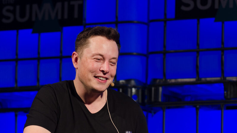 Elon Musk, fundador da Tesla, ultrapassa fortuna de US$ 100 bi