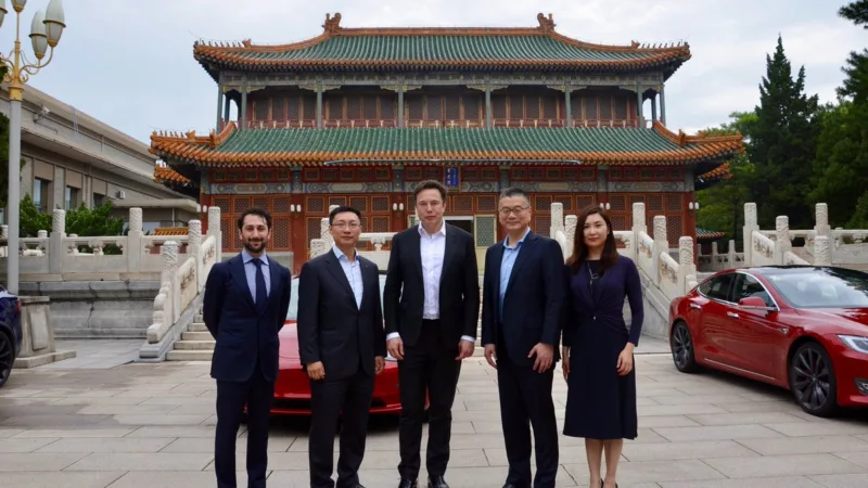 Elon Musk critica caráter ‘privilegiado’ dos EUA e elogia China