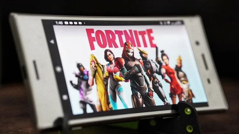 Justiça determina que Apple não pode bloquear Epic Games de suas plataformas