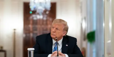 Trump quer anunciar vacina antes das eleições, diz jornal