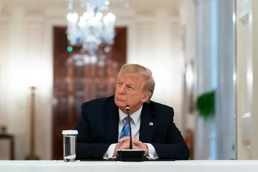 Trump quer anunciar vacina antes das eleições, diz jornal