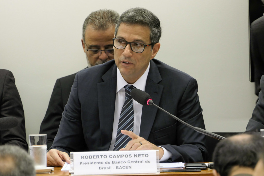 Deseqiulíbrio fiscal poderia levar Brasil a "situação antiga, com inflação e juros altos", diz Campos Neto