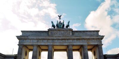 Alemanha lança experimento de renda básica de cidadania de R$ 7,8 mil
