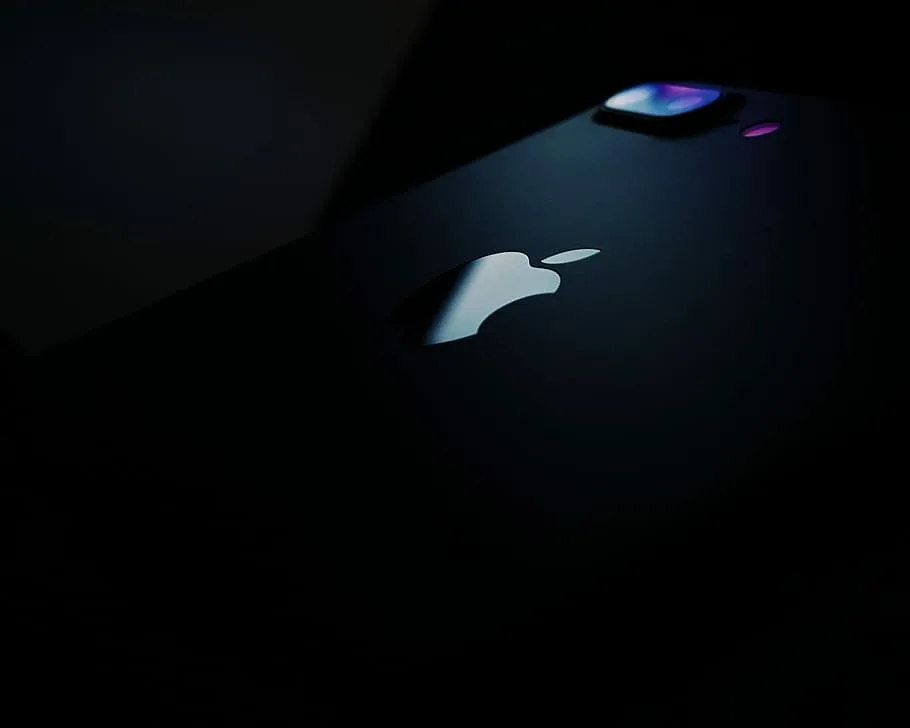 Este foi o quinto desdobramento de ações da Apple e o primeiro da Tesla