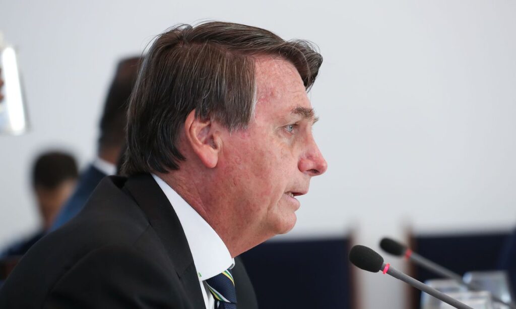 Jair Bolsonaro sanciona prorrogação de incentivos fiscais às montadoras de veículos
