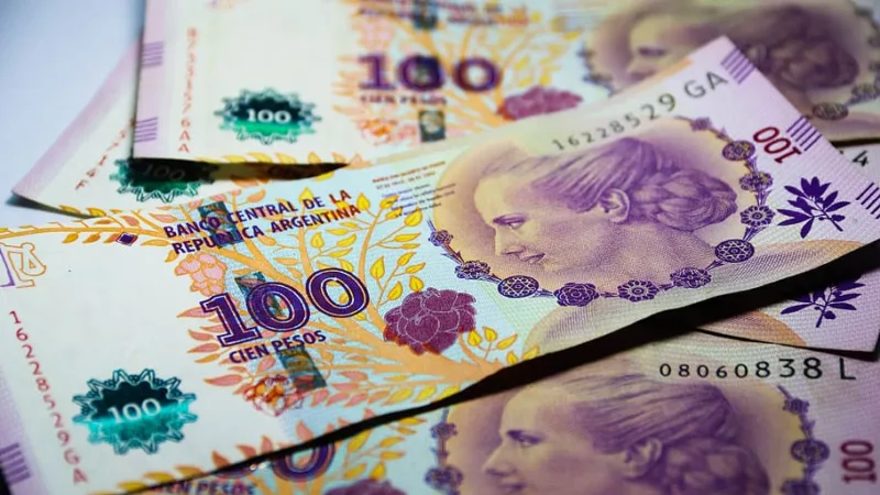 Fitch eleva rating soberano da Argentina para “CCC” após reestruturação