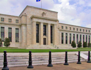 Fed salienta que auxílio fiscal pode ajudar economia dos EUA