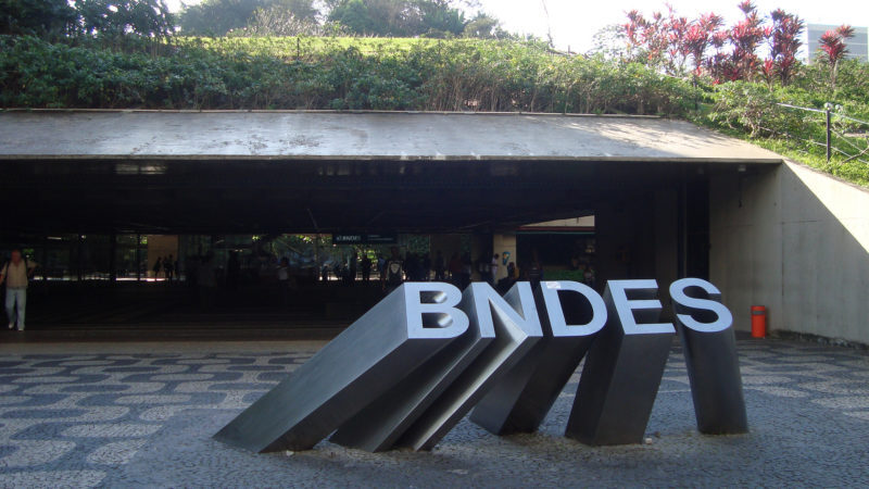 BNDES inicia oferta para venda de R$ 7,5 bi em ações da Suzano (SUZB3)