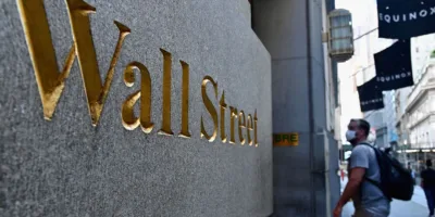 Dow Jones cai 2,5%, acentuando a queda das últimas semanas