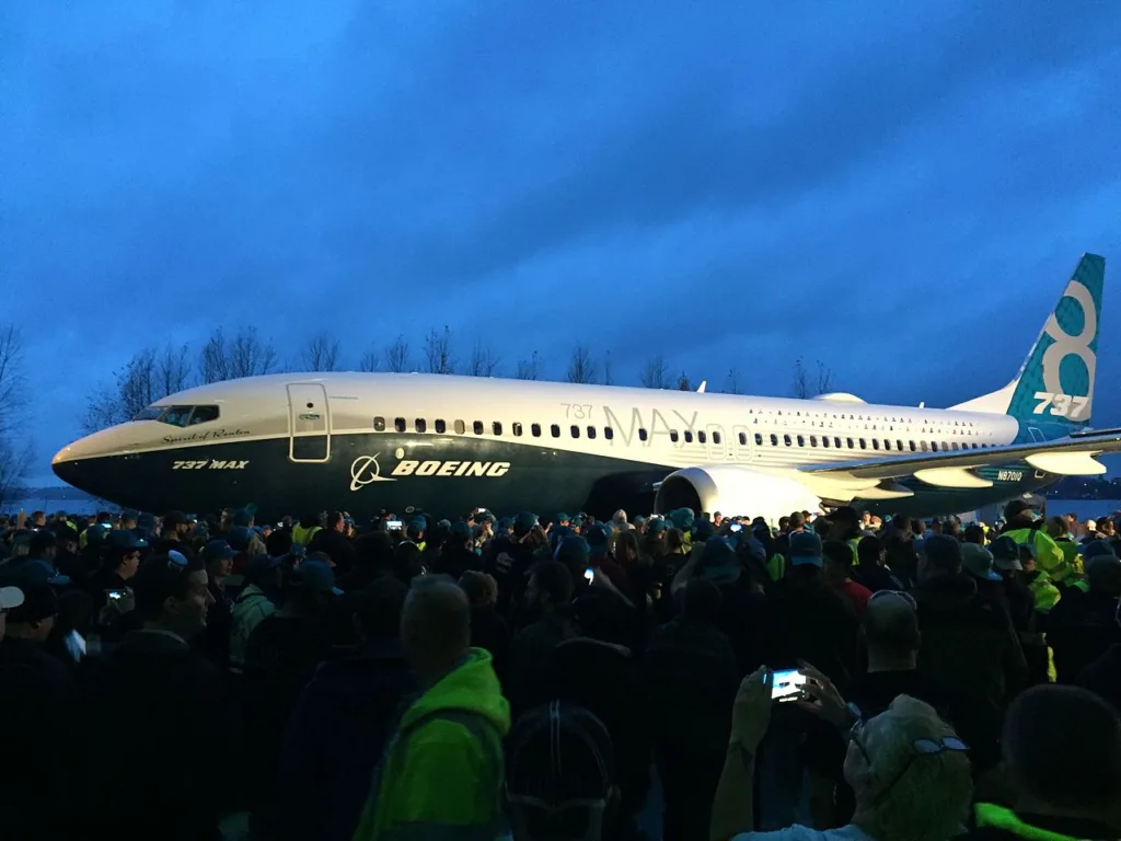 A Boeing (NYSE: BA) informou que deve cortar cerca de 7 mil vagas de trabalho até o final de 2021