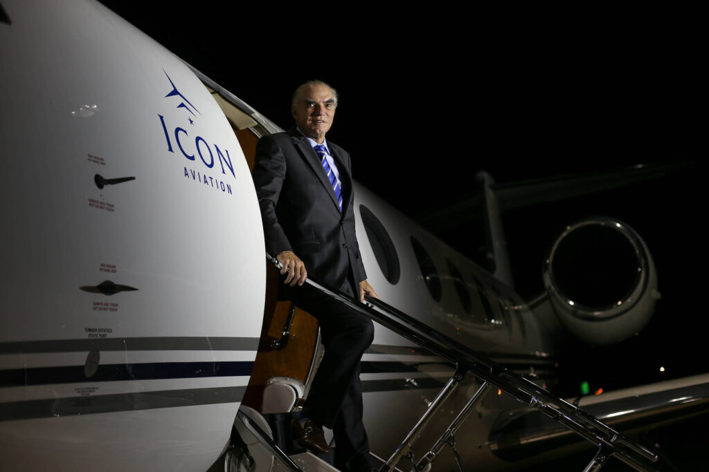 O empresário Michael Klein entrou no mercado da ponte aérea Rio-São Paulo por meio de sua companhia de aviação executiva.